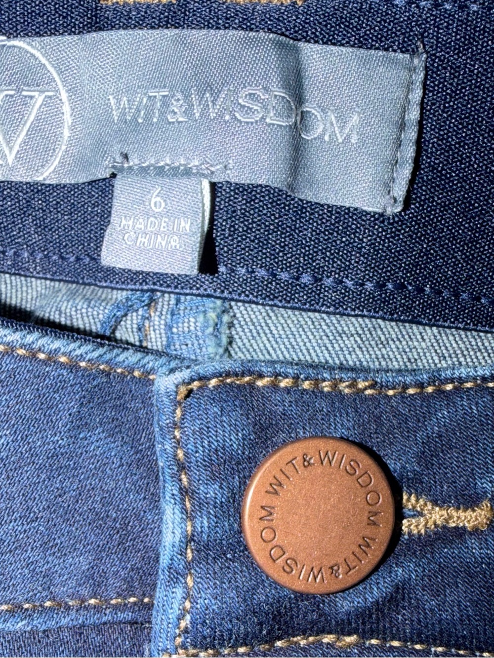 Wit & Wisdom Bennett High-Rise Ab solution Barely Boot Jeans size 6 NWT - Picture 3 of 3